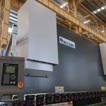 CNC NC אוטומטי חשמלי הידראולי אופקי בוסבר פלדה גיליון חיתוך מתכת כיפוף הקש הבלם מכונת מחיר למכירה
