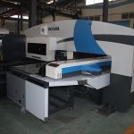 סגנון cnc הצריח מכונת ניקוב לחץ על החור אוטומטי מחיר החור